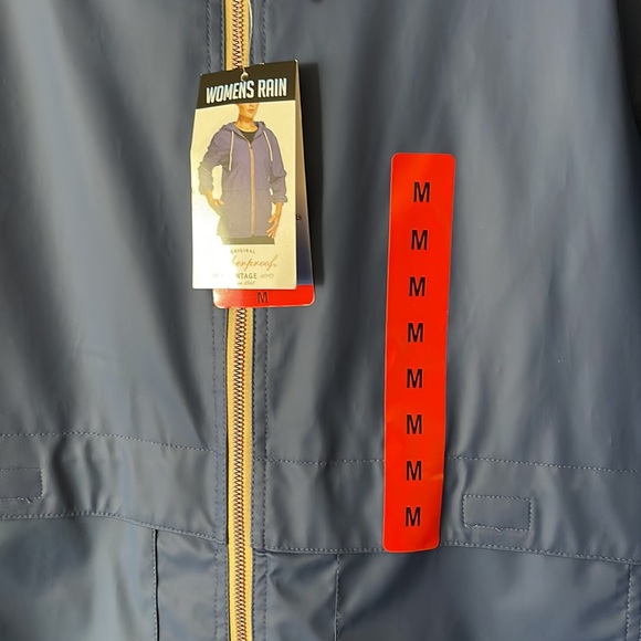 Weatherproof Rain coat - Picture 4 of 5